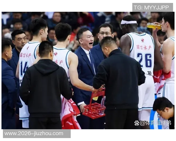 刘维伟透露开拓者教练组对瀚森发展满意并有长期培养计划